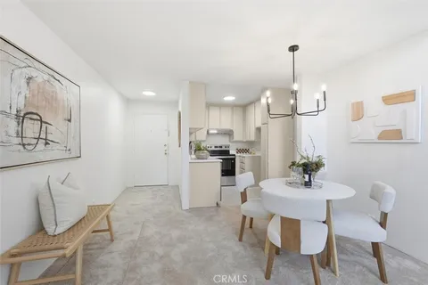 $624,000 | 11645 Montana Avenue, Unit 321, Los Angeles, CA 90049