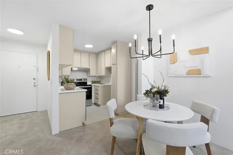 $624,000 | 11645 Montana Avenue, Unit 321, Los Angeles, CA 90049