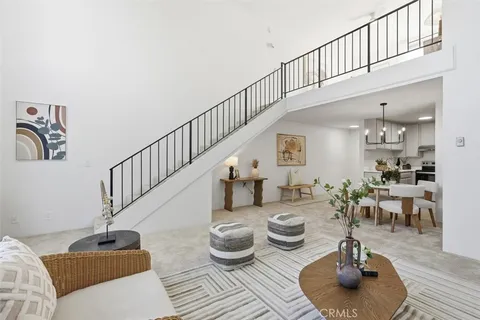 $624,000 | 11645 Montana Avenue, Unit 321, Los Angeles, CA 90049