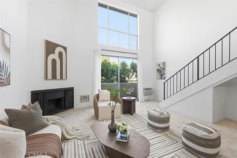 $624,000 | 11645 Montana Avenue, Unit 321, Los Angeles, CA 90049