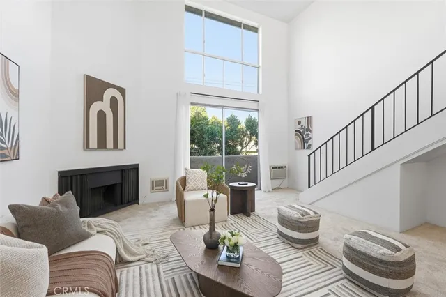 $624,000 | 11645 Montana Avenue, Unit 321, Los Angeles, CA 90049