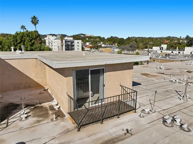 $624,000 | 11645 Montana Avenue, Unit 321, Los Angeles, CA 90049