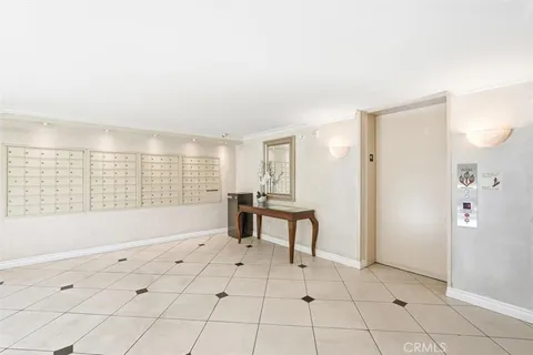 $624,000 | 11645 Montana Avenue, Unit 321, Los Angeles, CA 90049