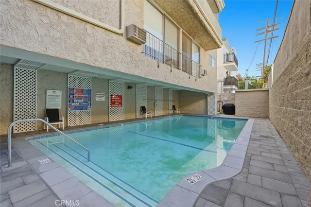 $624,000 | 11645 Montana Avenue, Unit 321, Los Angeles, CA 90049