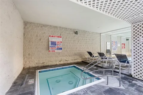 $624,000 | 11645 Montana Avenue, Unit 321, Los Angeles, CA 90049