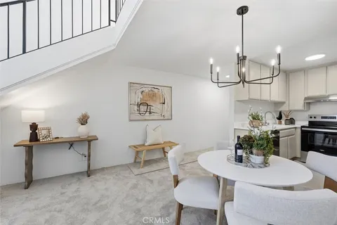 $624,000 | 11645 Montana Avenue, Unit 321, Los Angeles, CA 90049