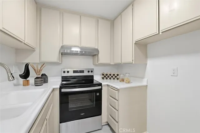 $624,000 | 11645 Montana Avenue, Unit 321, Los Angeles, CA 90049