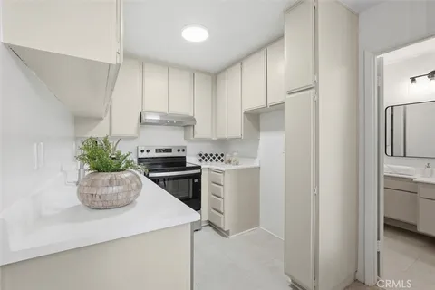 $624,000 | 11645 Montana Avenue, Unit 321, Los Angeles, CA 90049