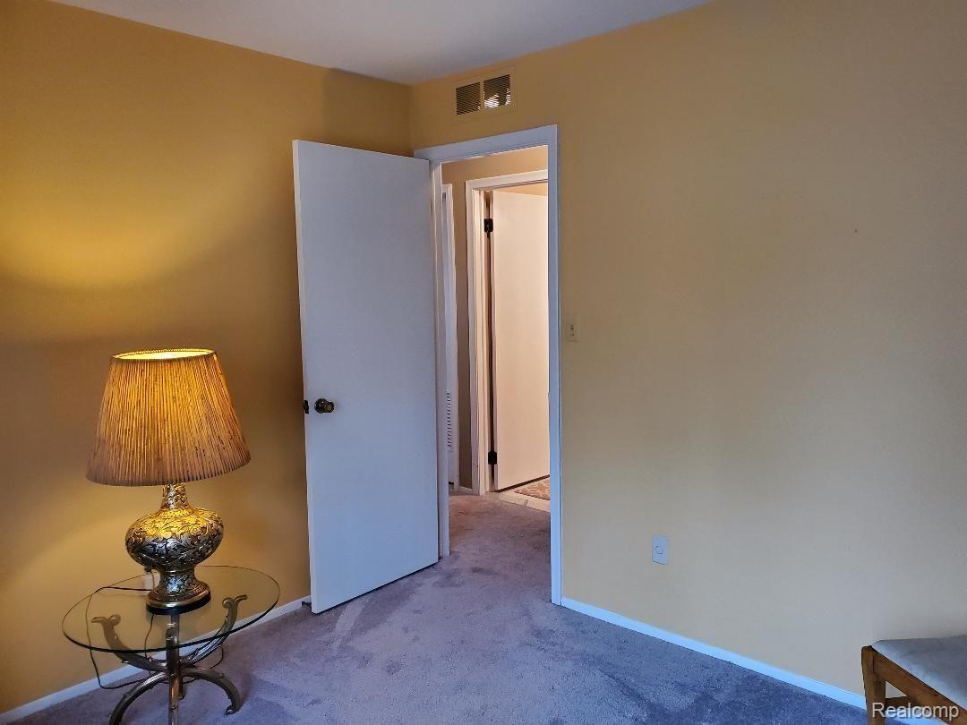 24447 Evergreen Road Southfield, MI 48075 - Photo 25 of 34 2nd bdrm 2.jpg