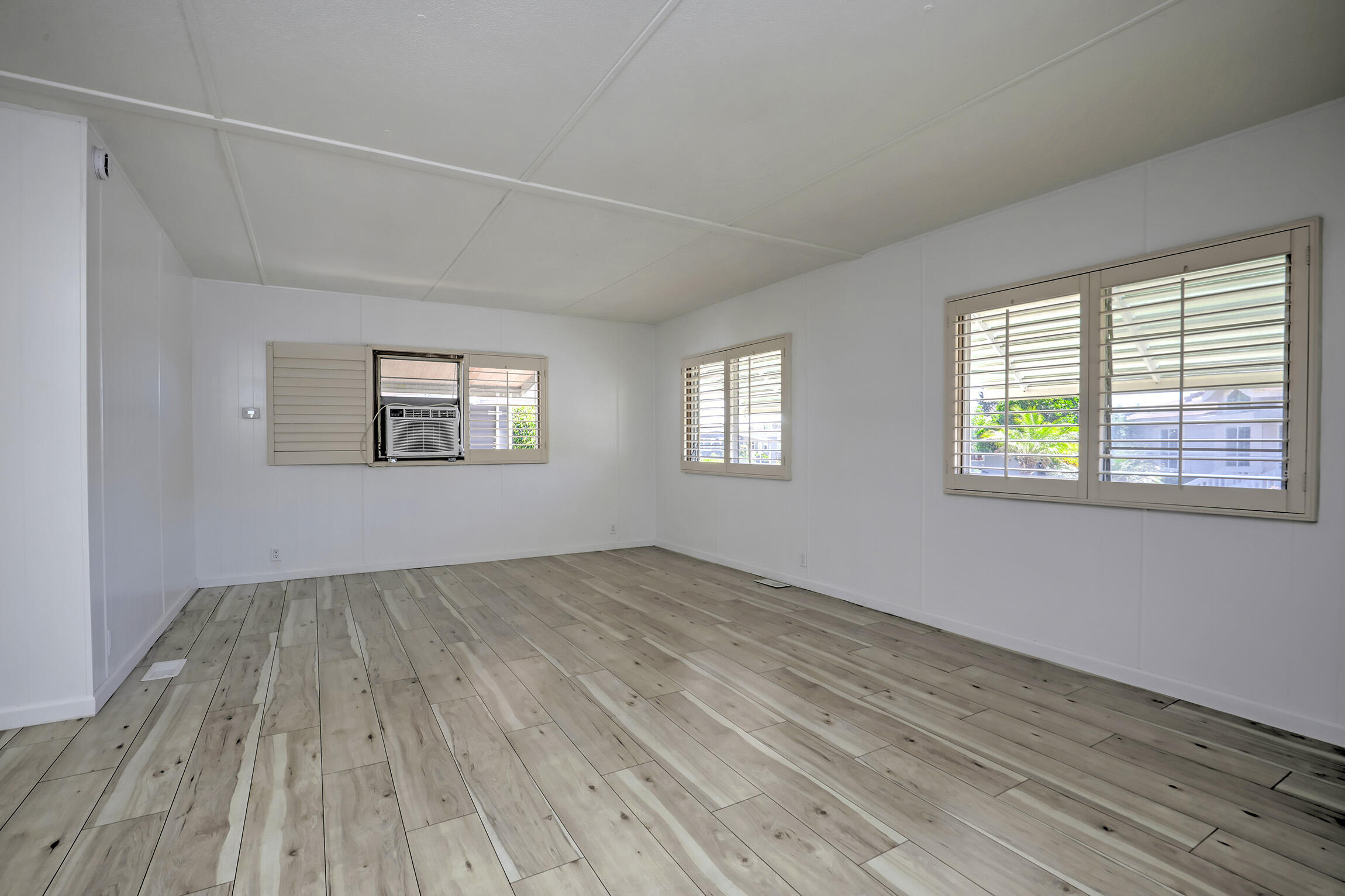 333 Old Mill Road, Unit 102 Santa Barbara, CA 93110 - Photo 7 of 23 Living Room
