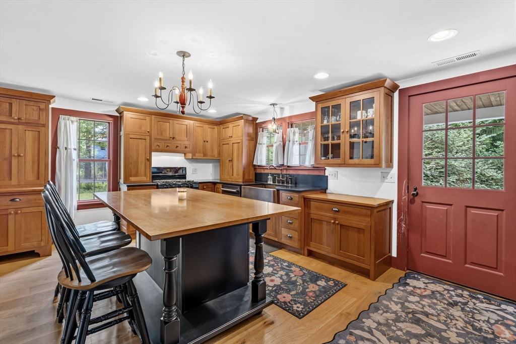 392 Greenfield Road Deerfield, MA 01342 - Photo 7 of 42