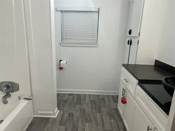 $1,500 | 11018 Pine Desert Lane, Houston, TX 77088