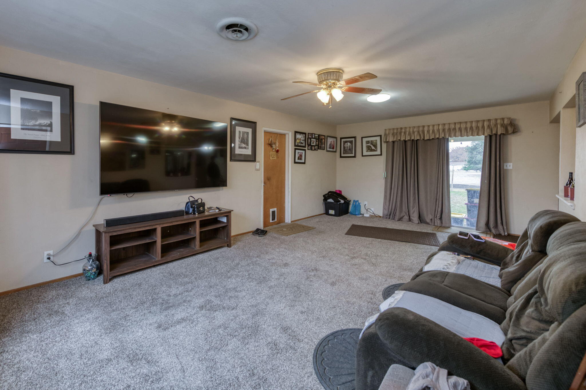 1055 East Dinuba Avenue Reedley, CA 93654 - Photo 10 of 58
