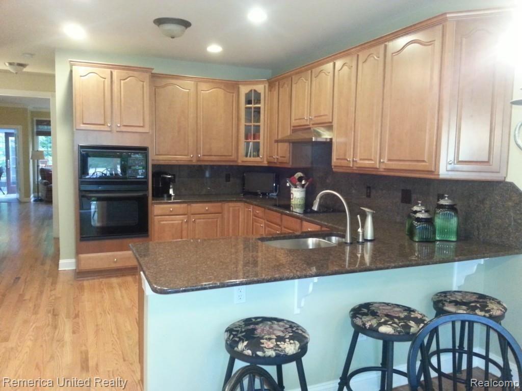 49667 Timber Trail, Unit 9 Novi, MI 48374 - Photo 9 of 27 Kitchen 2