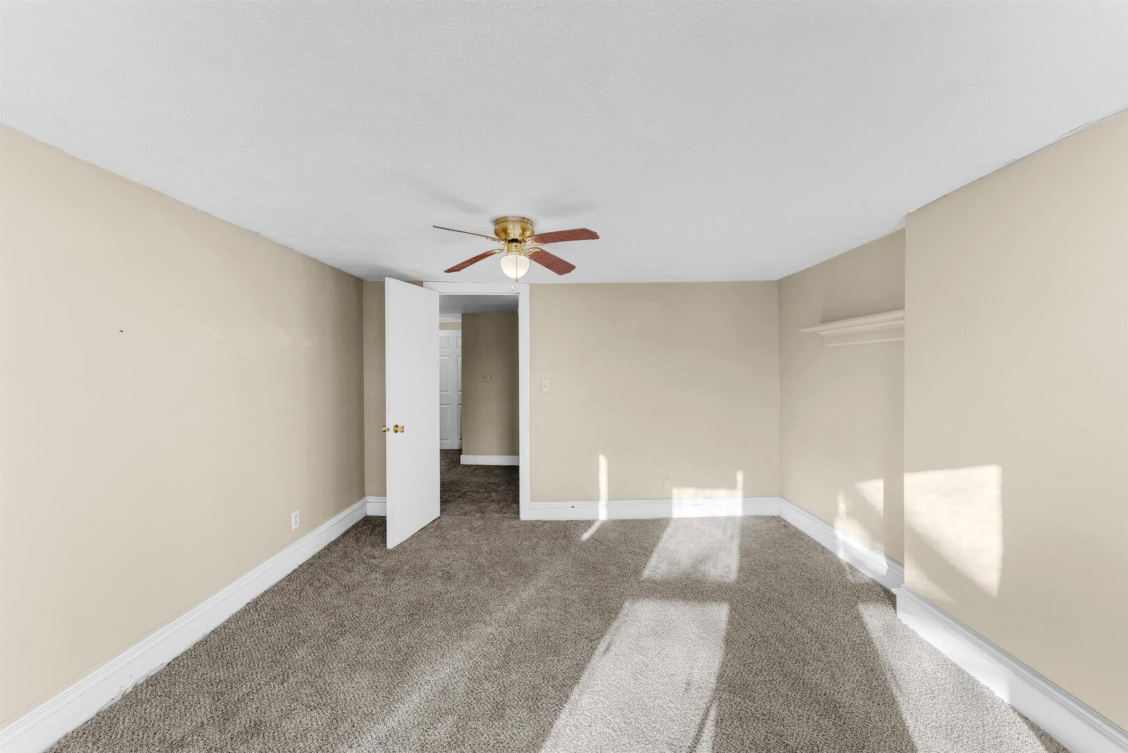 2202 Pershing Boulevard Clinton, IA 52732 - Photo 23 of 32 a view of an empty room