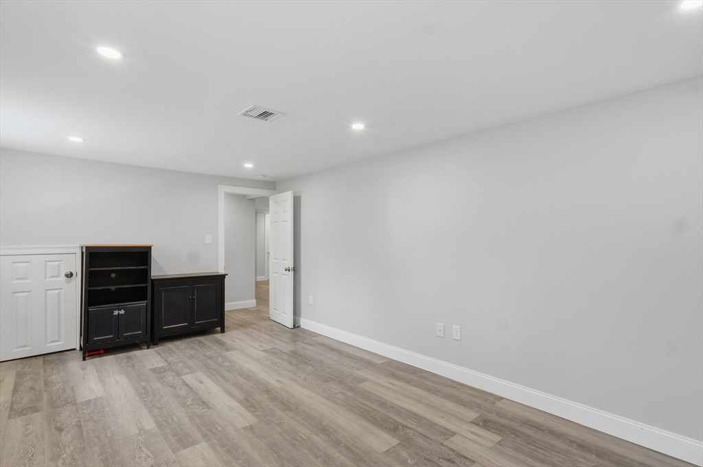 129 Marked Tree Road Holliston, MA 01746 - Photo 31 of 41 Gallery Image 31