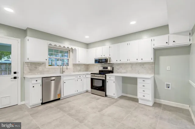 $599,900 | 104 West Amhurst Place, Sterling, VA 20164