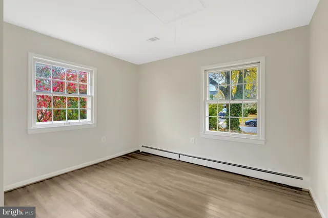 $599,900 | 104 West Amhurst Place, Sterling, VA 20164