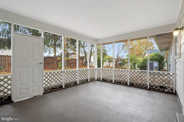 $599,900 | 104 West Amhurst Place, Sterling, VA 20164