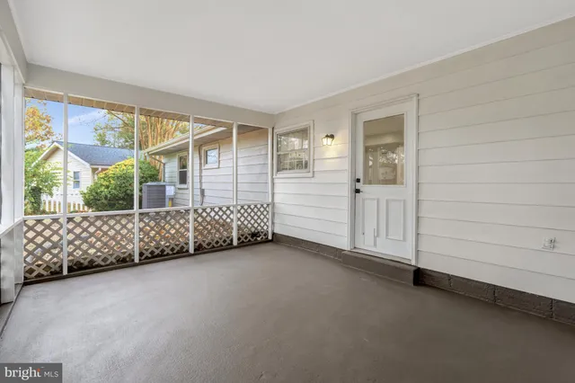 $599,900 | 104 West Amhurst Place, Sterling, VA 20164