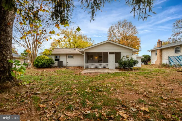 $599,900 | 104 West Amhurst Place, Sterling, VA 20164