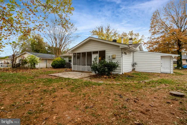 $599,900 | 104 West Amhurst Place, Sterling, VA 20164