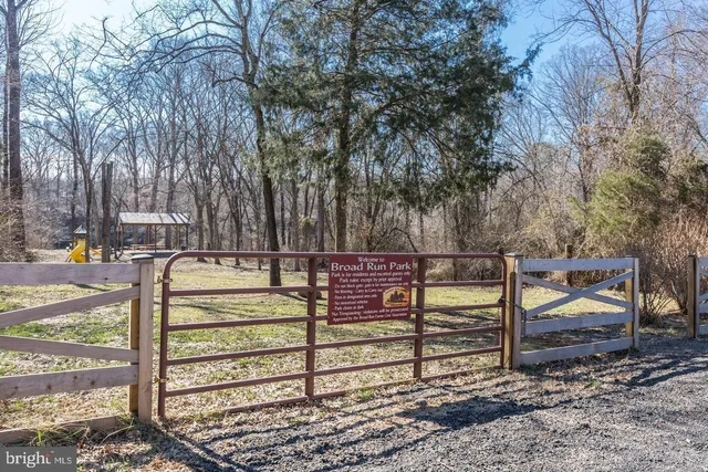 $599,900 | 104 West Amhurst Place, Sterling, VA 20164