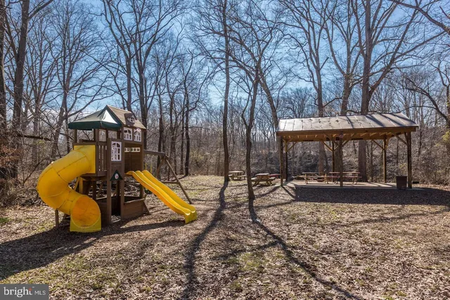 $599,900 | 104 West Amhurst Place, Sterling, VA 20164