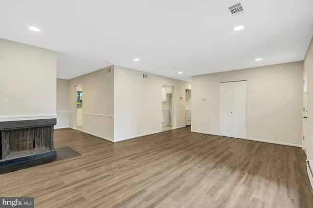 $599,900 | 104 West Amhurst Place, Sterling, VA 20164