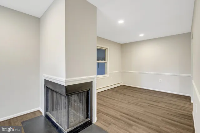 $599,900 | 104 West Amhurst Place, Sterling, VA 20164