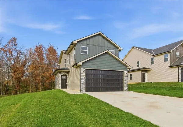 $295,000 | 705 Mahogany Court, Warrensburg, MO 64093