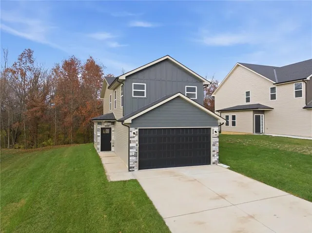 $300,000 | 705 Mahogany Court, Warrensburg, MO 64093