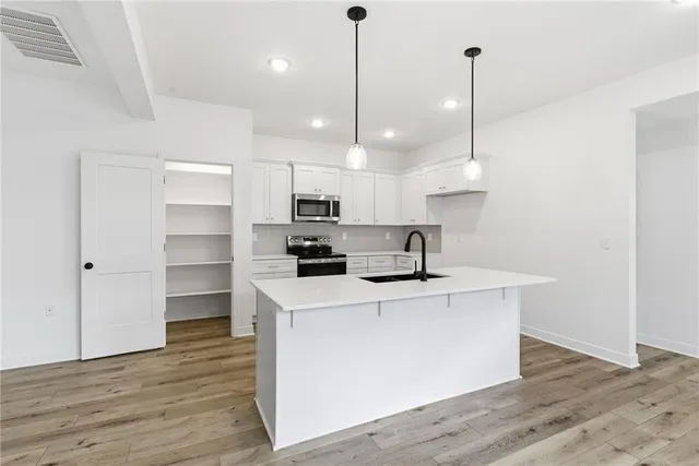 $300,000 | 705 Mahogany Court, Warrensburg, MO 64093