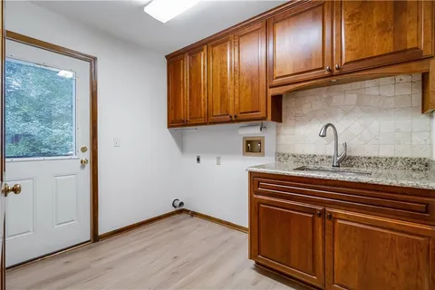 $525,000 | 12221 Farley, Overland Park, KS 66213