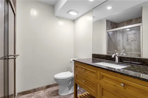 $525,000 | 12221 Farley, Overland Park, KS 66213