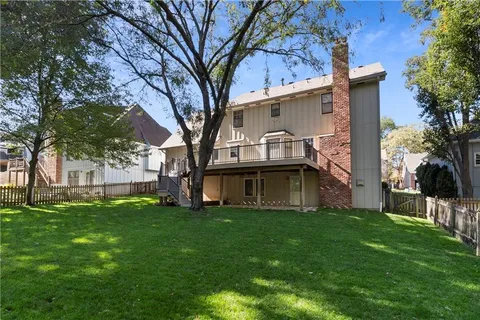 $525,000 | 12221 Farley, Overland Park, KS 66213