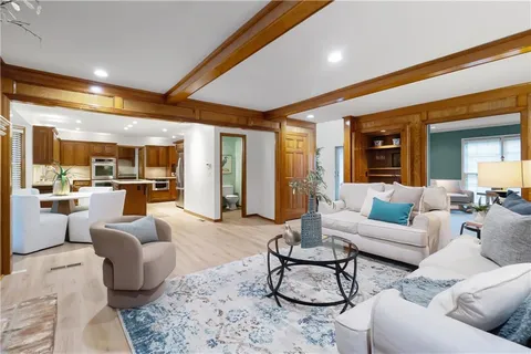 $525,000 | 12221 Farley, Overland Park, KS 66213