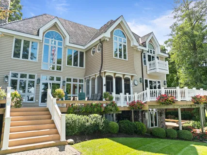$10,995,000 | W2908 Walcowis Drive, Linn, WI 53147