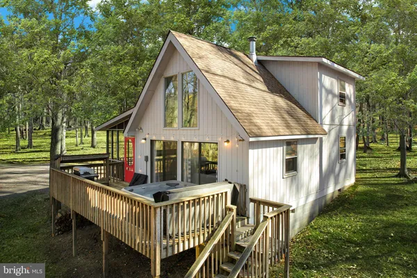 $349,000 | 126 Flagstone Lane, Berkeley Springs, WV 25411