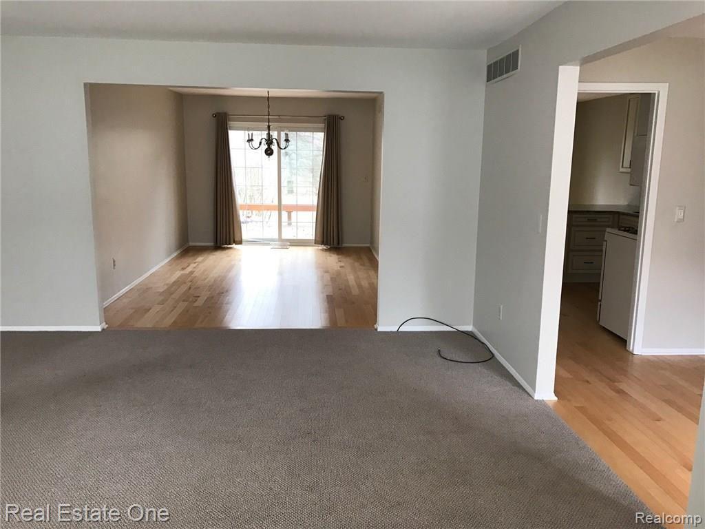 1235 Candlestick Lane, Unit 125 Rochester Hills, MI 48306 - Photo 9 of 31