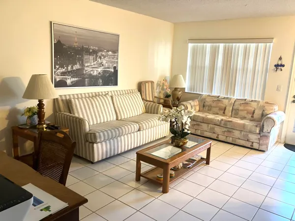 $3,300 | 283 Durham Circle, Unit 283, Deerfield Beach, FL 33442