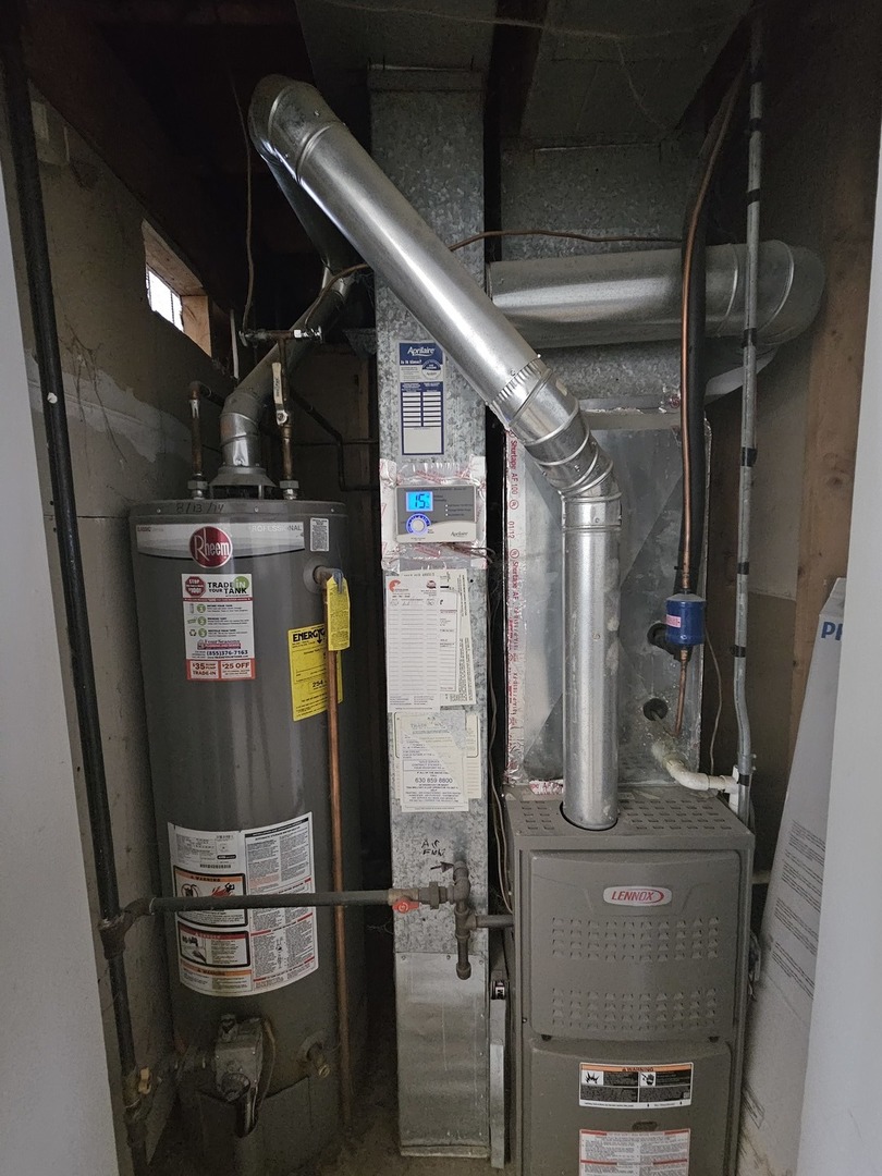 522 Manor Place Aurora, IL 60506 - Photo 12 of 16 a view of water heater room