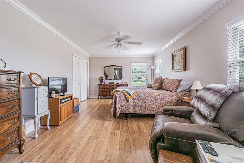 912 Riverside Drive Tarpon Springs, FL 34689 - Photo 15 of 40
