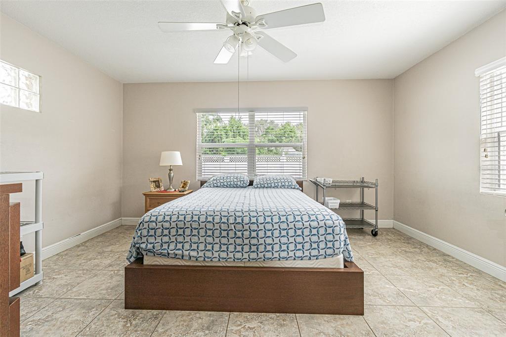 912 Riverside Drive Tarpon Springs, FL 34689 - Photo 21 of 40