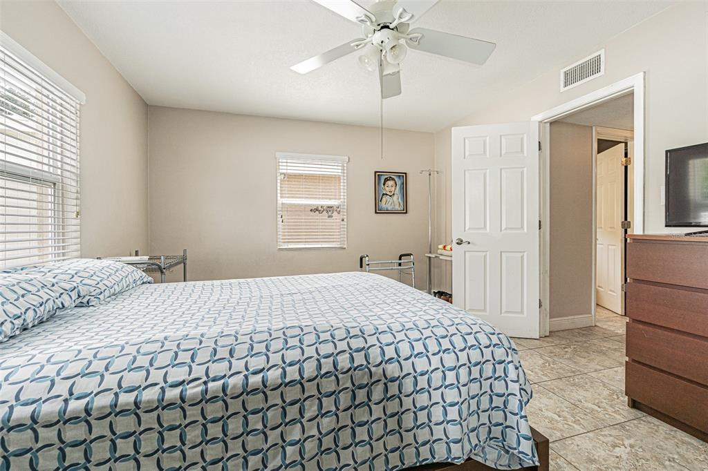 912 Riverside Drive Tarpon Springs, FL 34689 - Photo 22 of 40