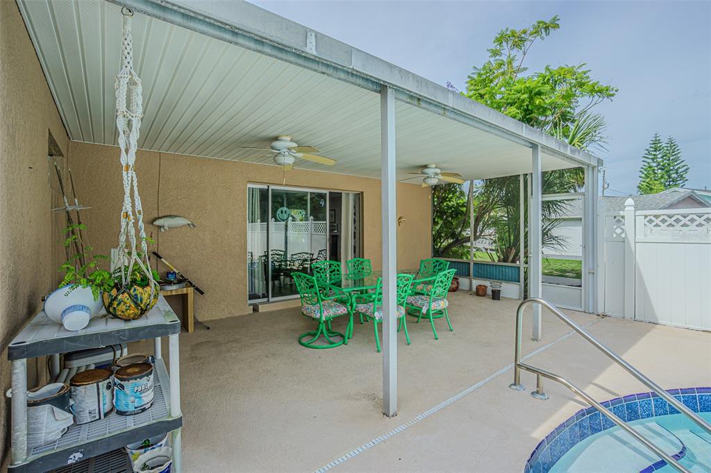912 Riverside Drive Tarpon Springs, FL 34689 - Photo 27 of 40