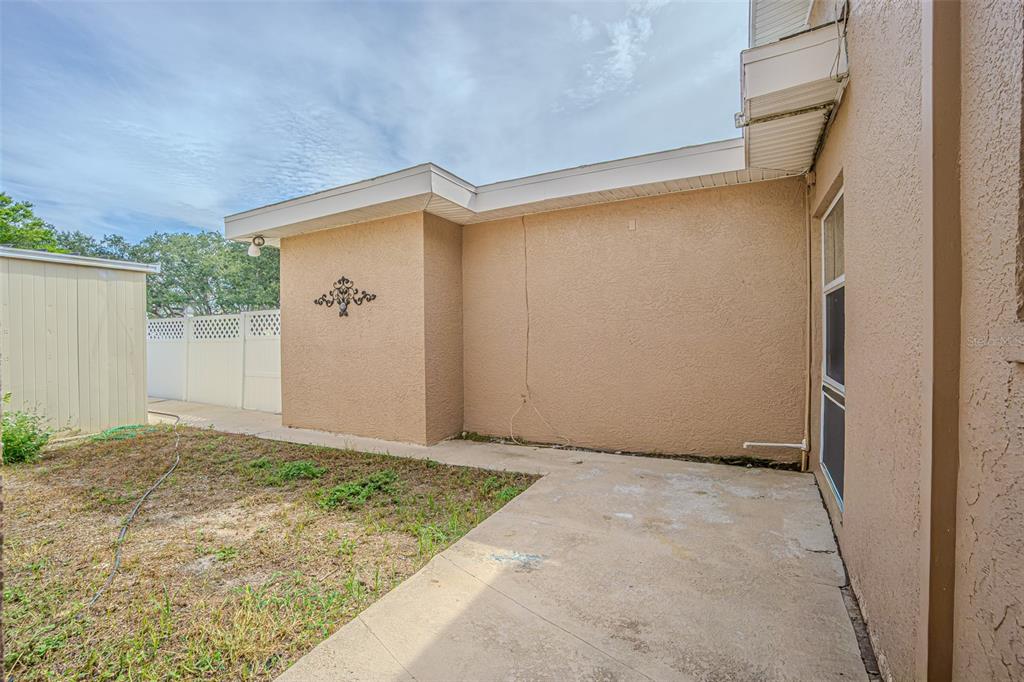 912 Riverside Drive Tarpon Springs, FL 34689 - Photo 32 of 40