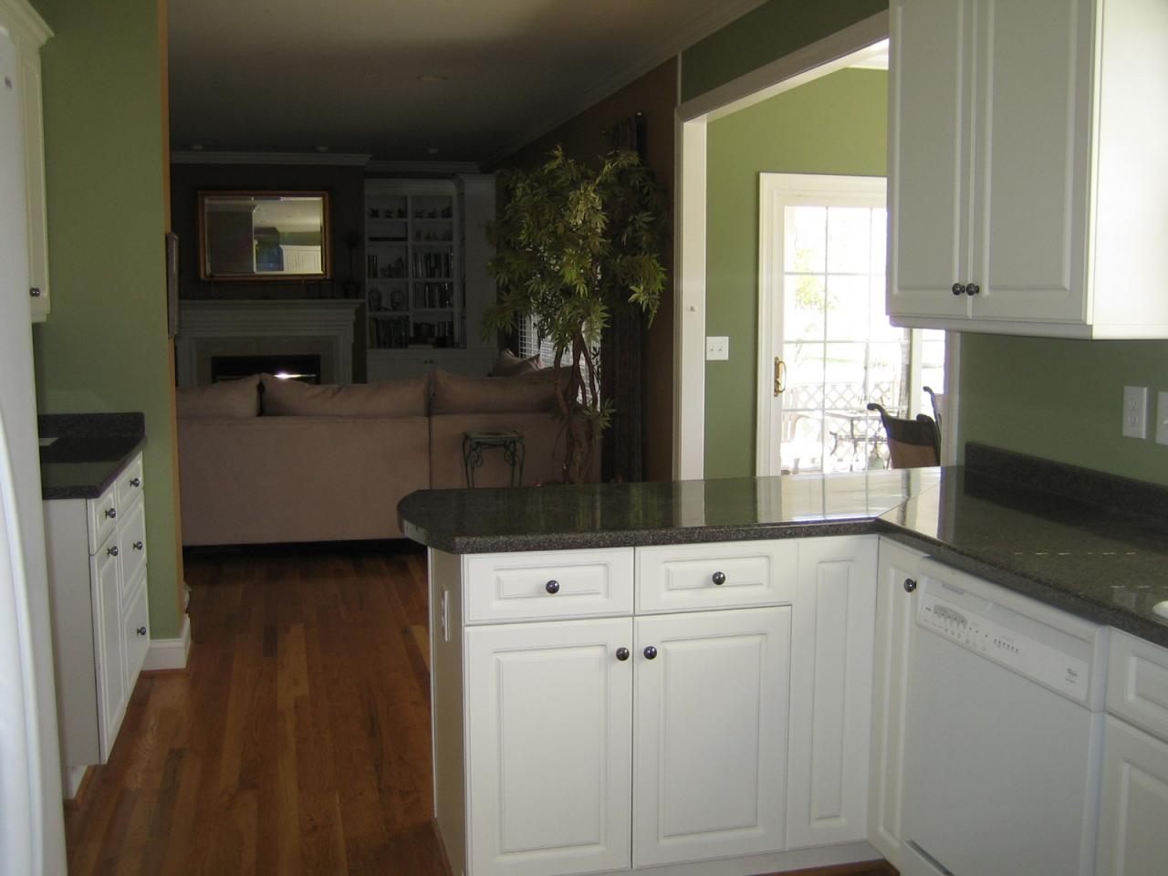 600 Highfield Road Salem, VA 24153 - Photo 5 of 10 kitchen