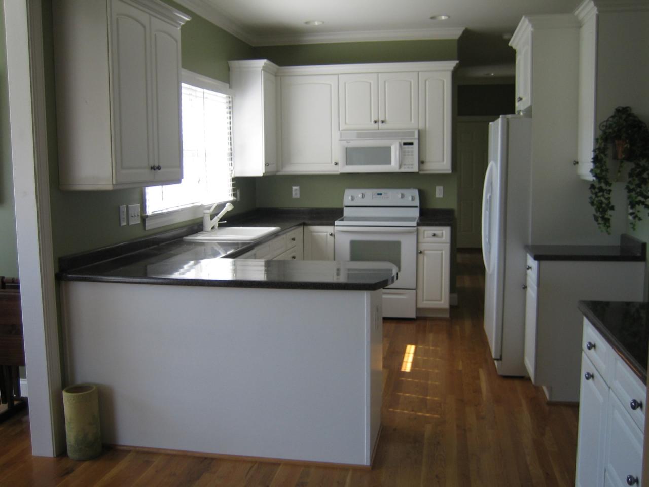 600 Highfield Road Salem, VA 24153 - Photo 6 of 10 kitchen