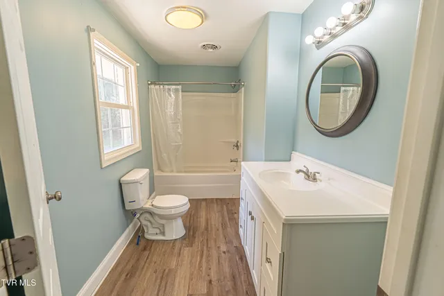 $279,900 | 129 Grove Park Drive, Bristol, TN 37620